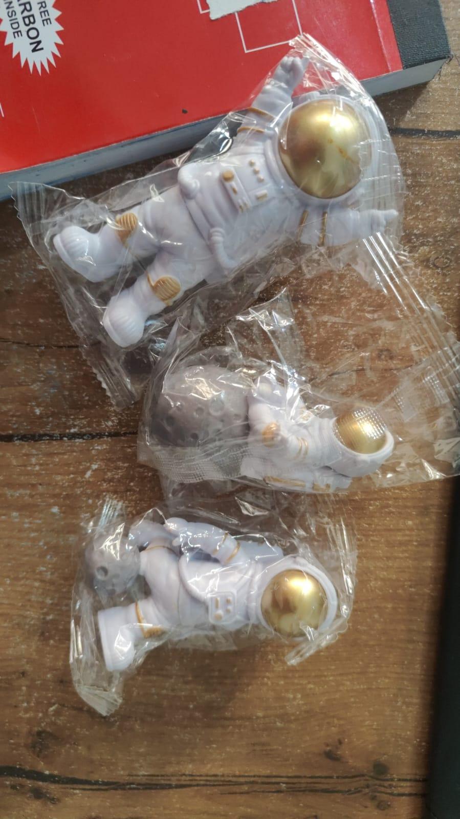Astronaut Ornament Home Office Desktop Figurine Decors Set of 3 - Golden